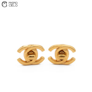 CHANEL Turn lock motif Clip-on Gold Earring